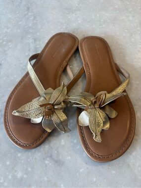 Banana Republic Metallic Gold Floral Leather Thong Sandals - Women